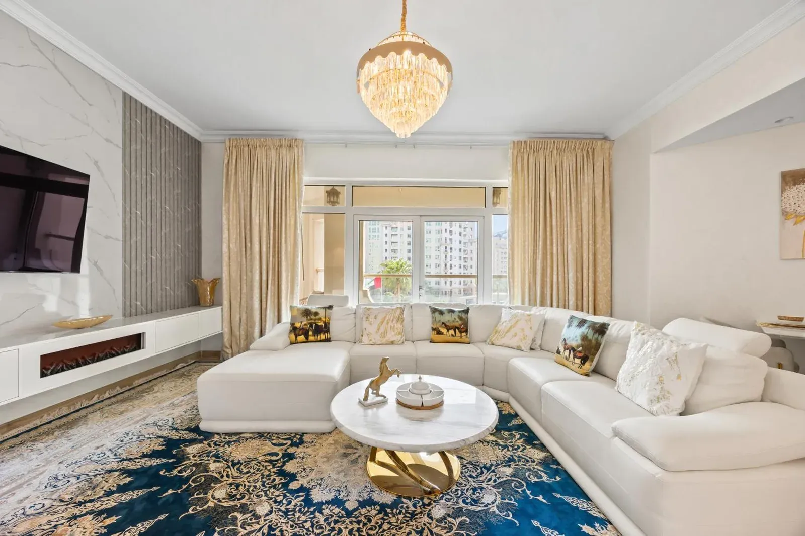 Spacious living room at 2BDR Luxury Apartment in Palm, Dubai