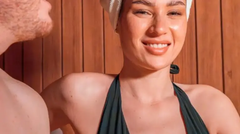 a woman with a towel on her head and a man at Art Palace Suites & Spa in Casablanca