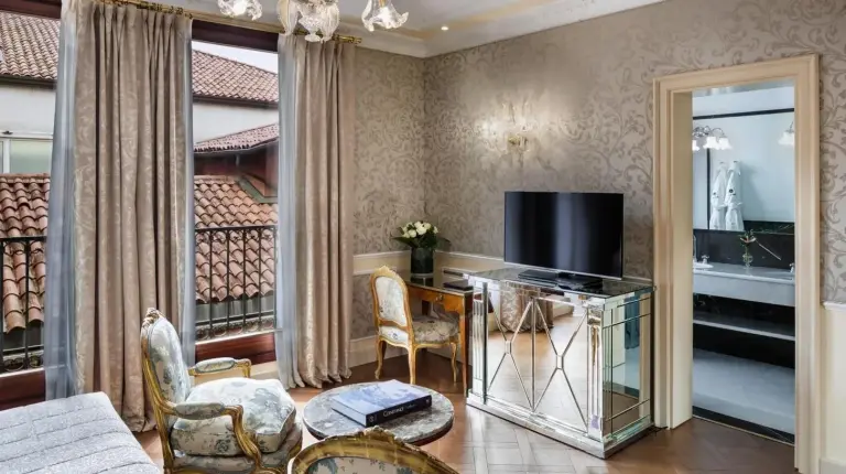 a rendering of a room with a bathroom at Baglioni Hotel Luna - The Leading Hotels of the World in Venice
