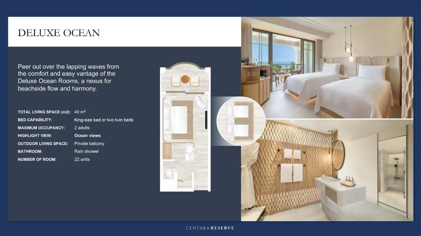 una habitación con una gran cama y una sala de estar en Centara Reserve Samui en Chaweng