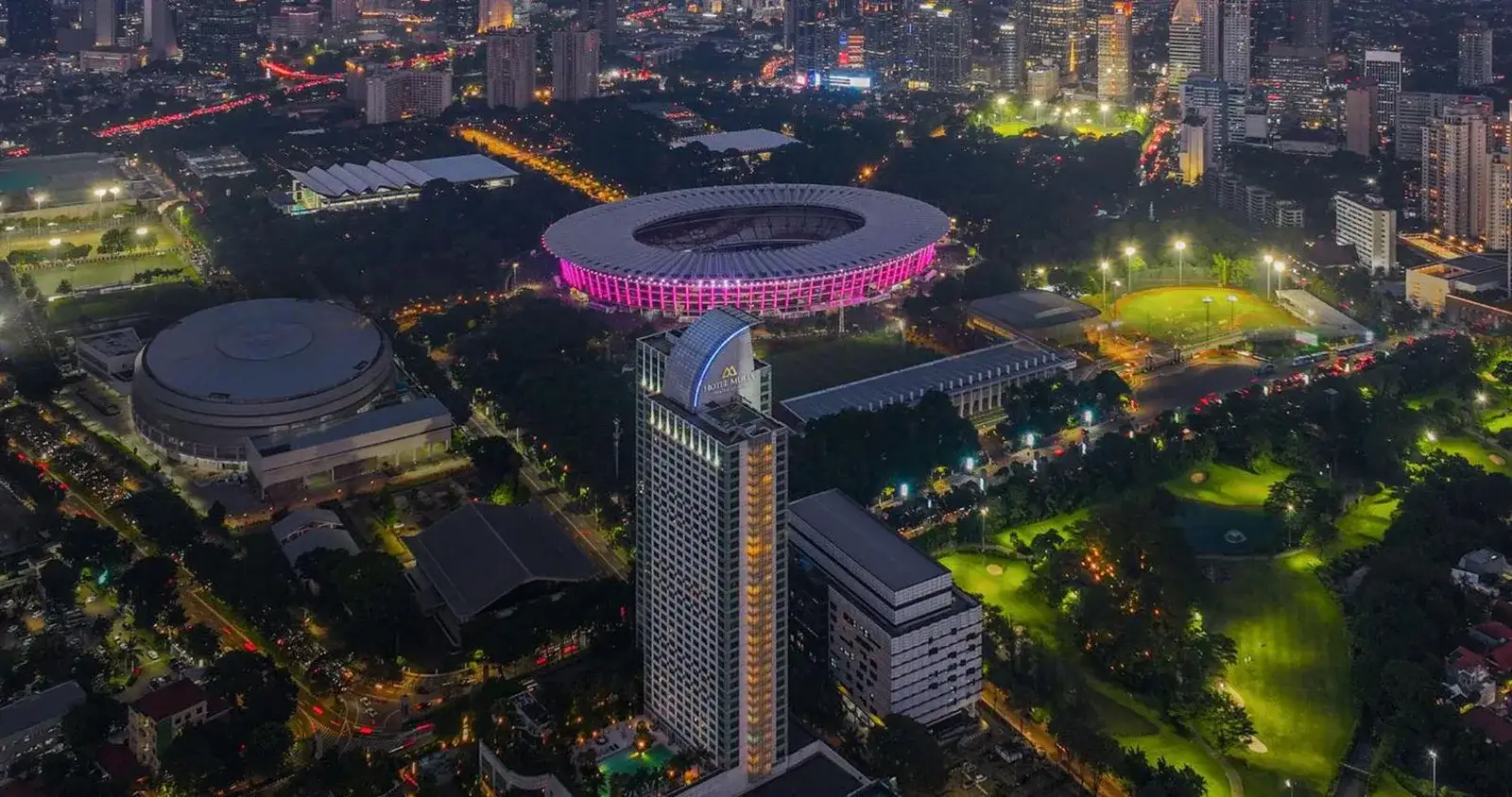 Vue aérienne de Hotel Mulia Senayan, Jakarta montrant le paysage environnant et la ligne d'horizon.