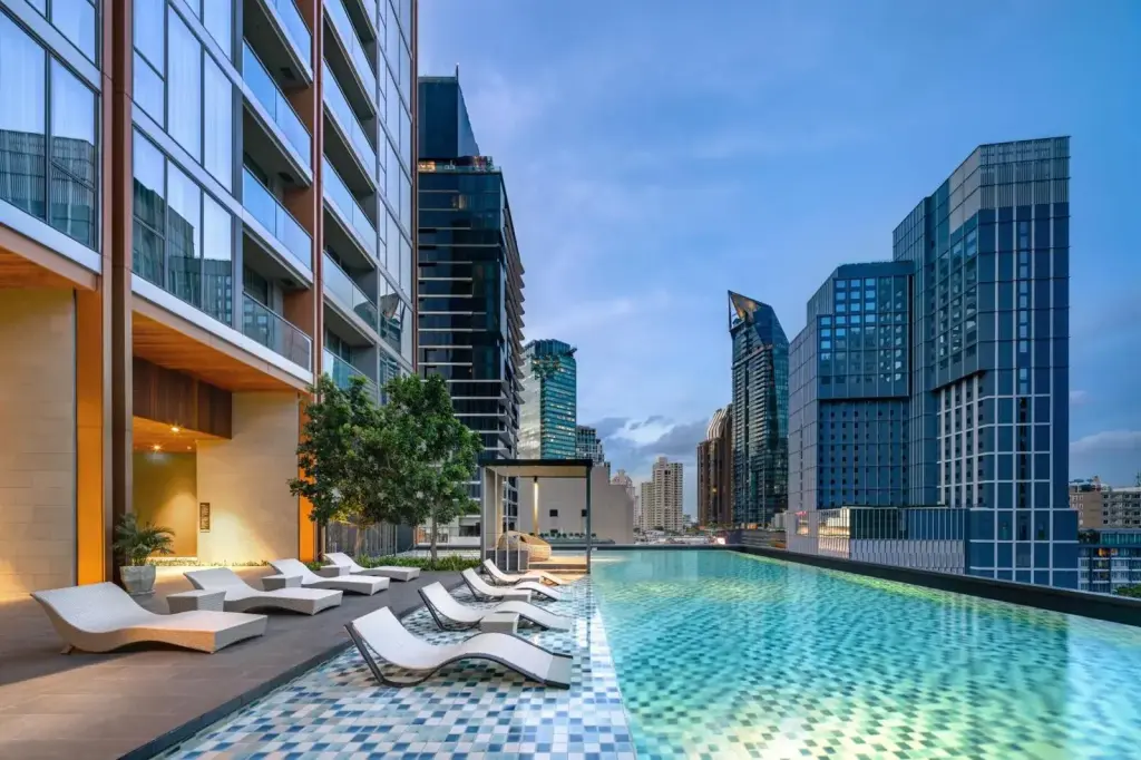 Hotels near Benchasiri Park in Bangkok, Thailand