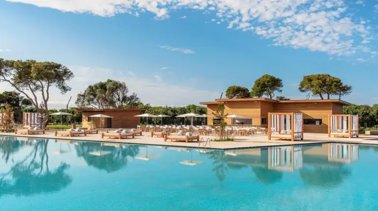 a rendering of the pool at the resort at Radisson Blu Resort Al Hoceima in Al Hoceïma