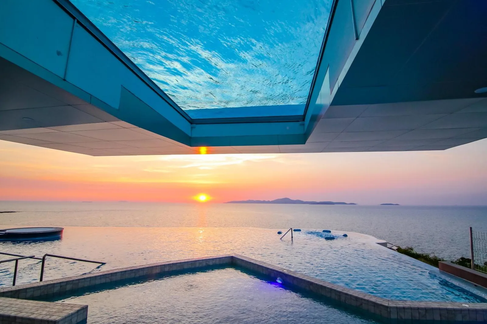 Stunning sunset view from the infinity pool at Royal Cliff Beach Hotel Pattaya