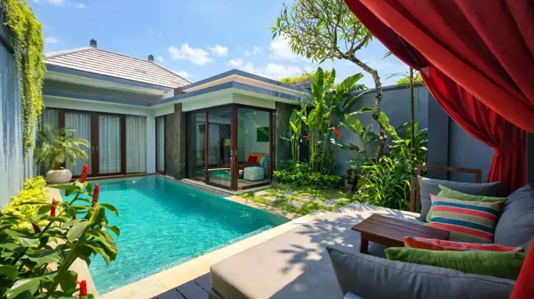 una piscina en el patio trasero de una villa en Seminyak Icon - by Karaniya Experience - CHSE certified en Seminyak