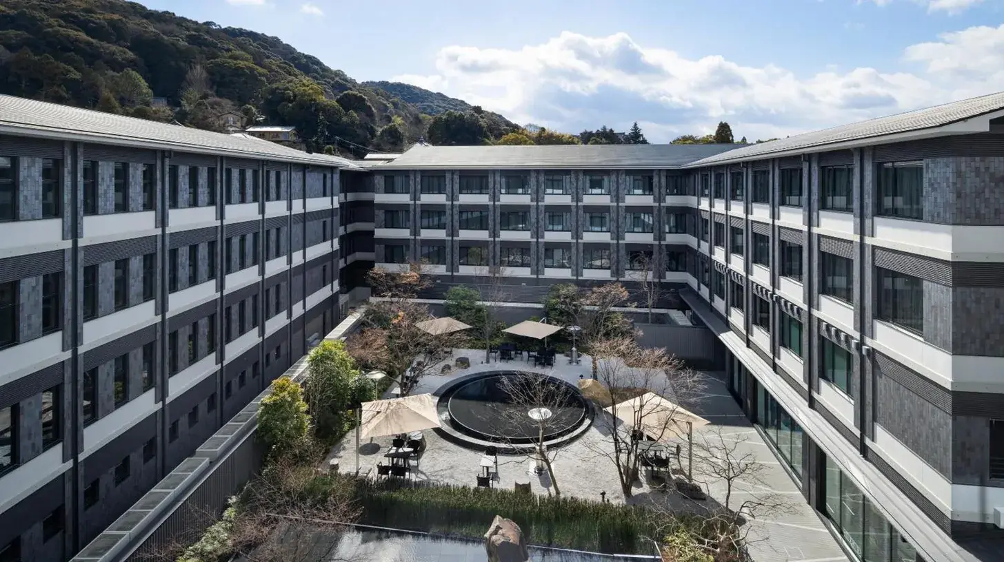 an aerial view of a building with a courtyard at THE HOTEL HIGASHIYAMA KYOTO TOKYU