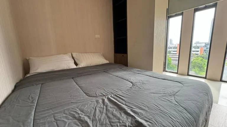 TOP Floor LUXE 3 Bedroom Penthouse